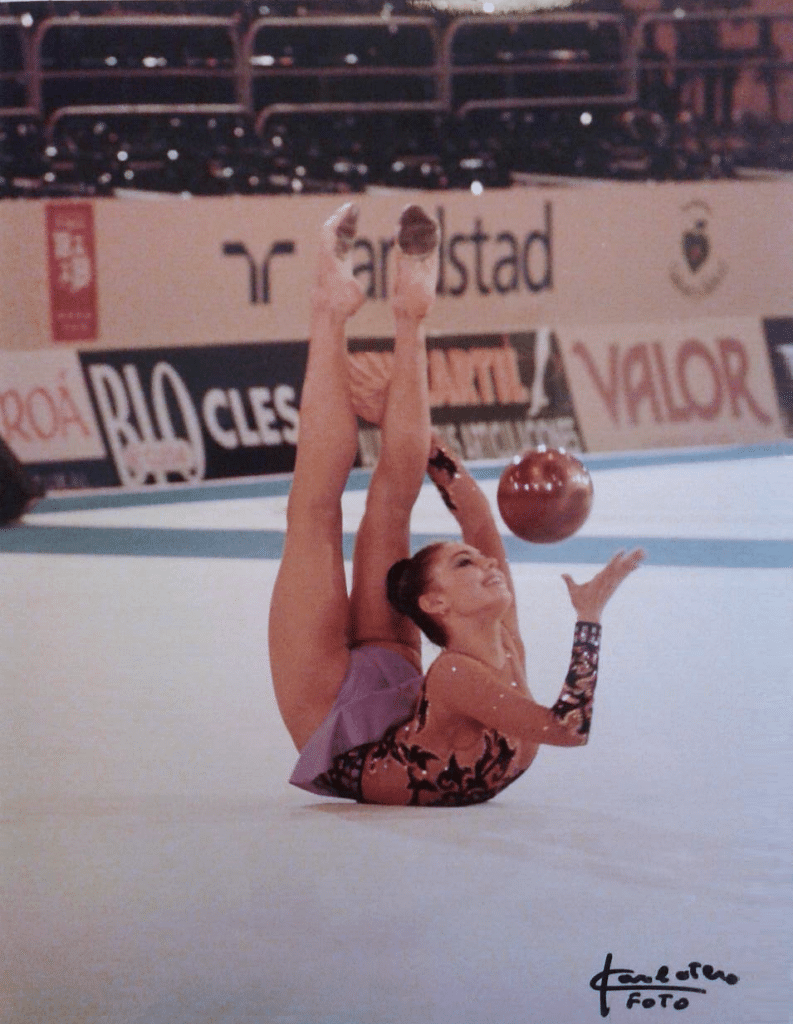 alina kabaeva competing in 2001